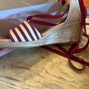 Eric Michael Sara Matira Bordeaux in Red